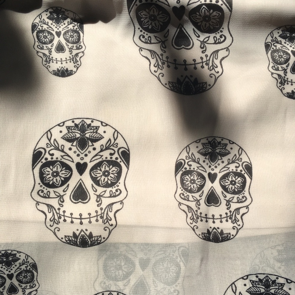 H&M hi-lo skull skirt beige size 8